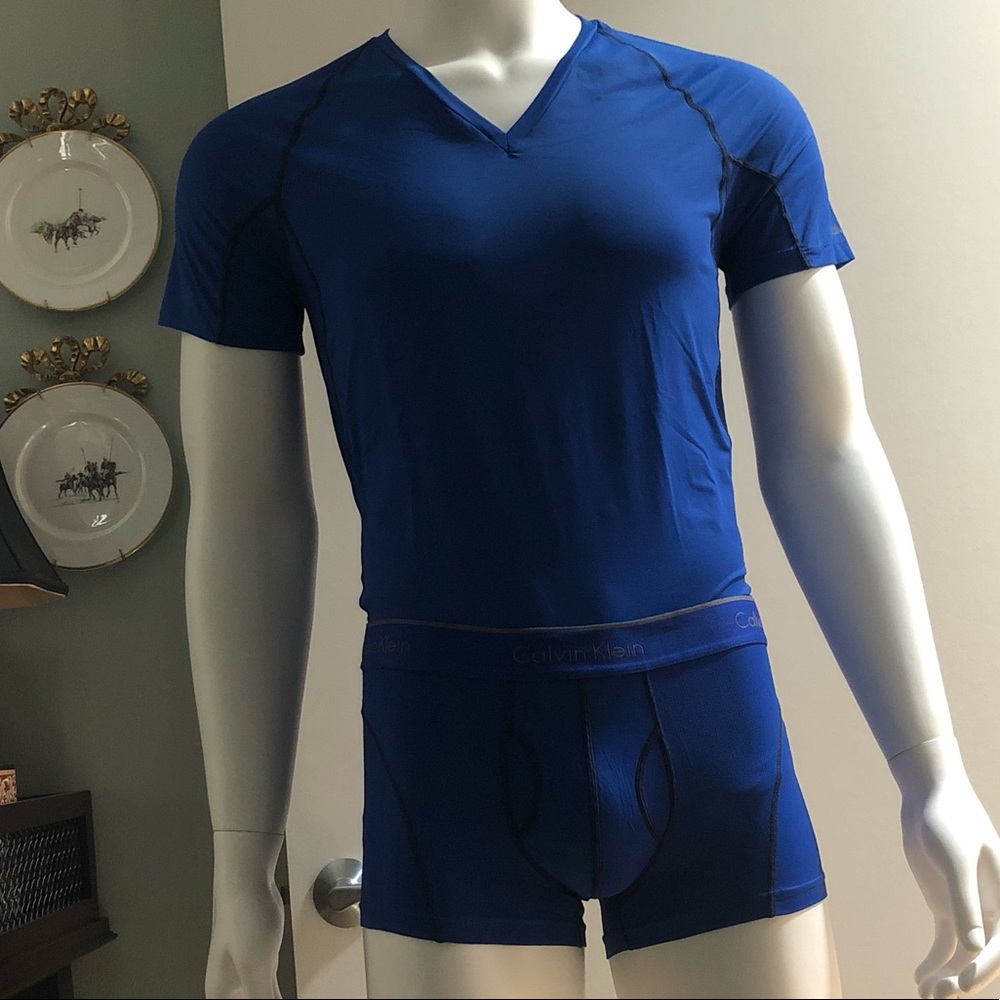 NWOT Calvin Klein Athletic Stretch Deep V Shirt
